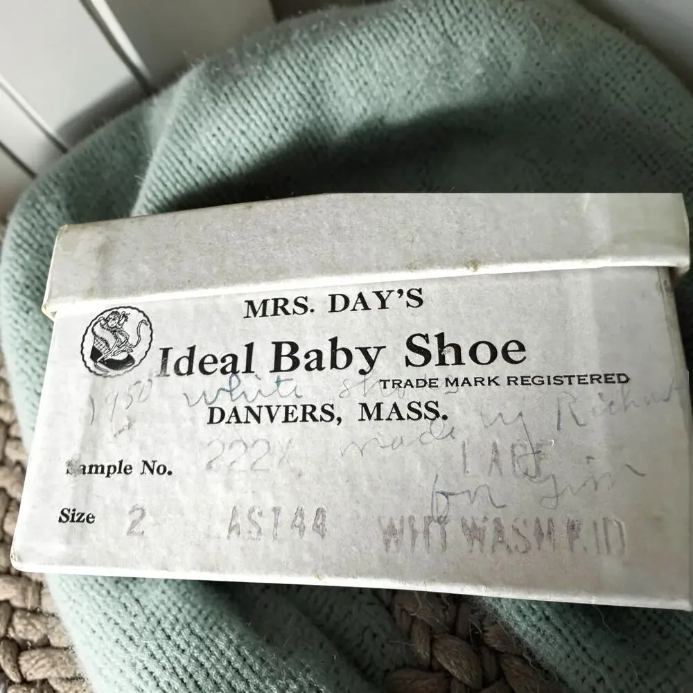 Antique Mrs. Day’s Ideal Baby Shoes in Original Box Leather Infant Moccasins